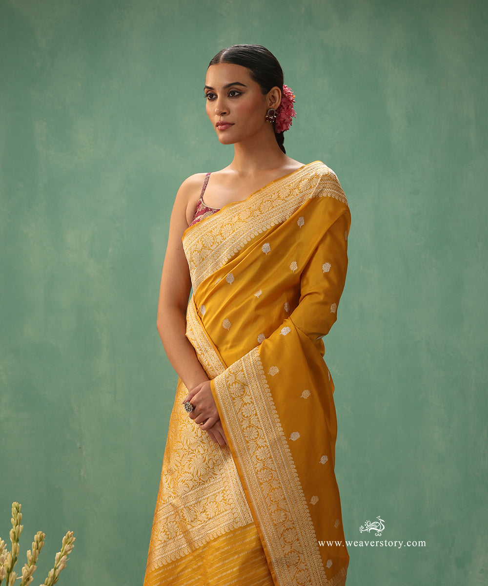 Handloom-Yellow-Pure-Katan-Silk-Banarasi-Saree-With-Kadhwa-Booti-And-Zari-Border_WeaverStory_01