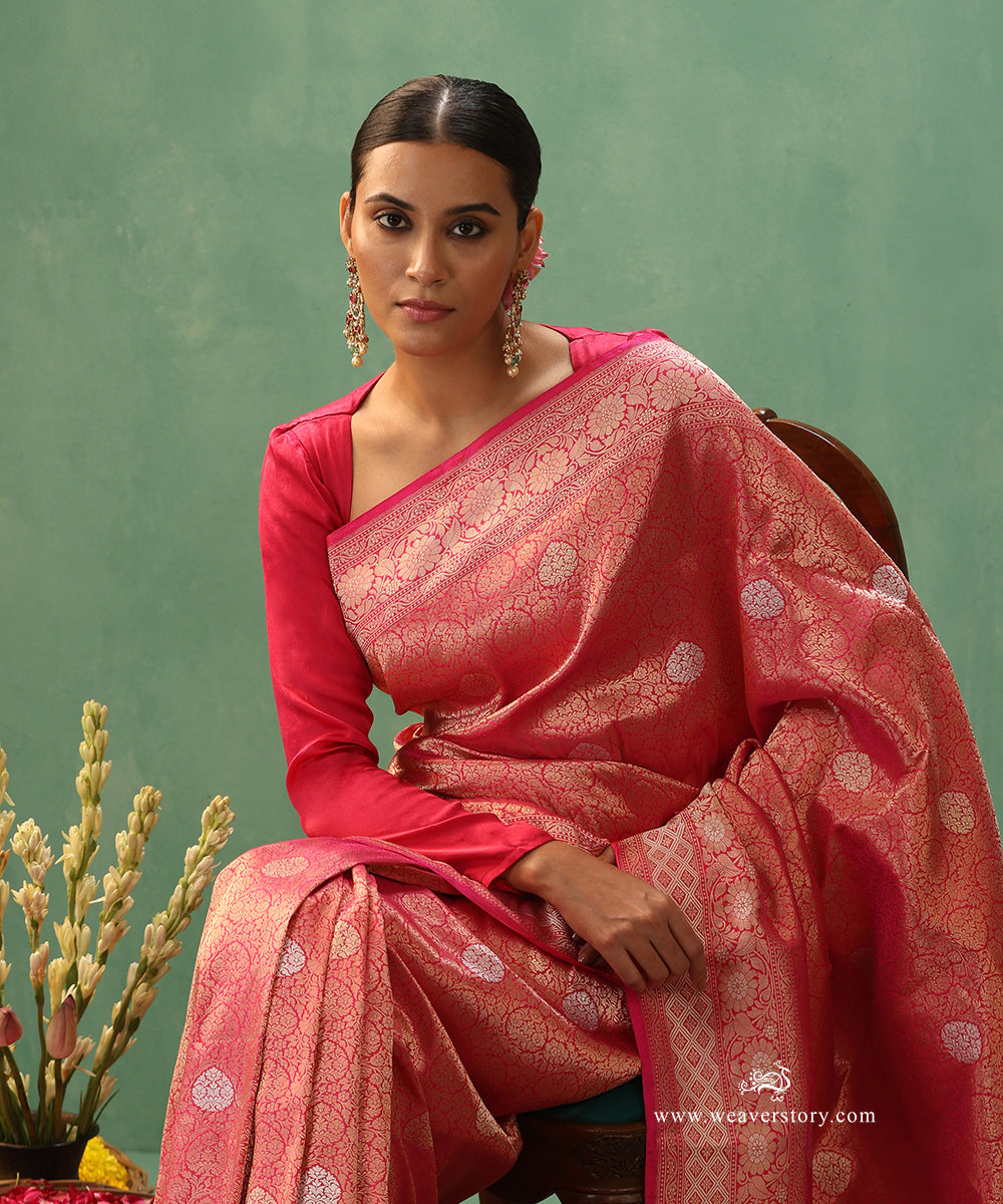 Pink-Handloom-Pure-Katan-Silk-Kimkhab-Banarasi-Saree-With-Diamond-Shape-Border_WeaverStory_01