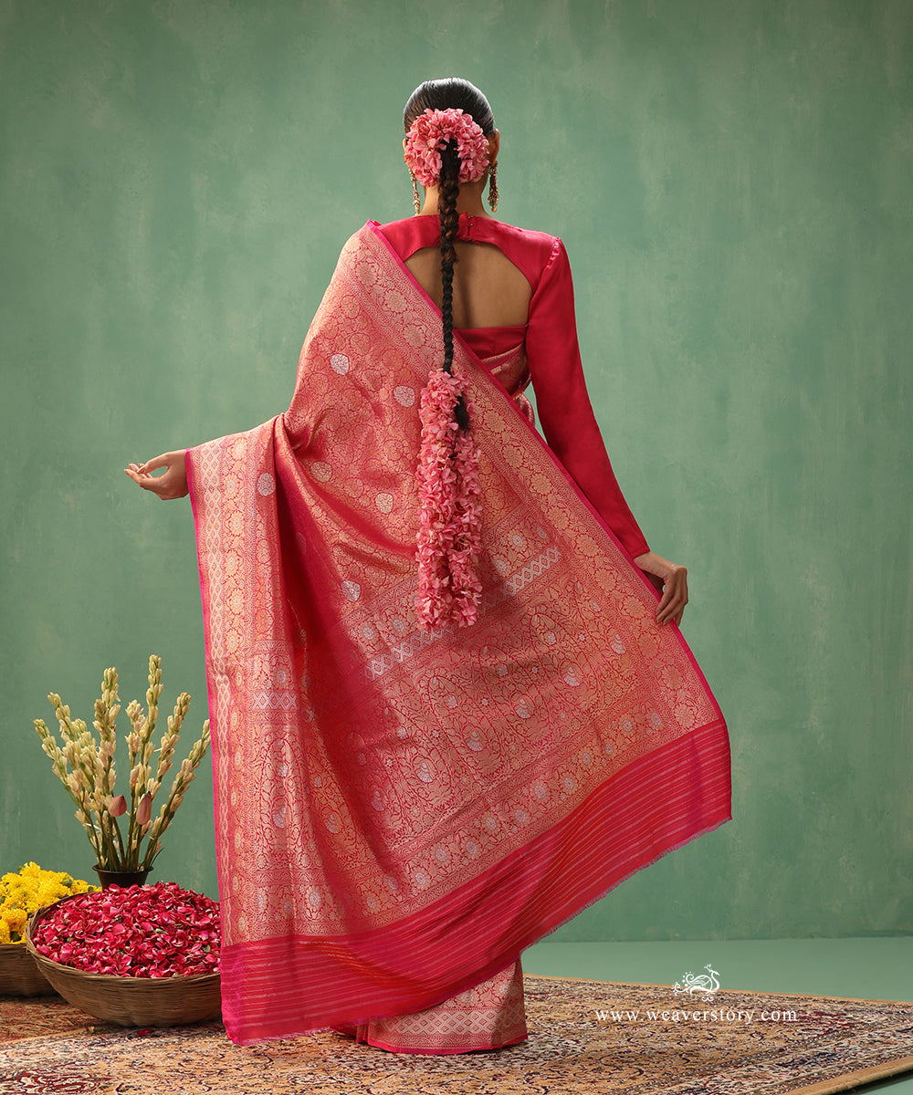 Pink-Handloom-Pure-Katan-Silk-Kimkhab-Banarasi-Saree-With-Diamond-Shape-Border_WeaverStory_03