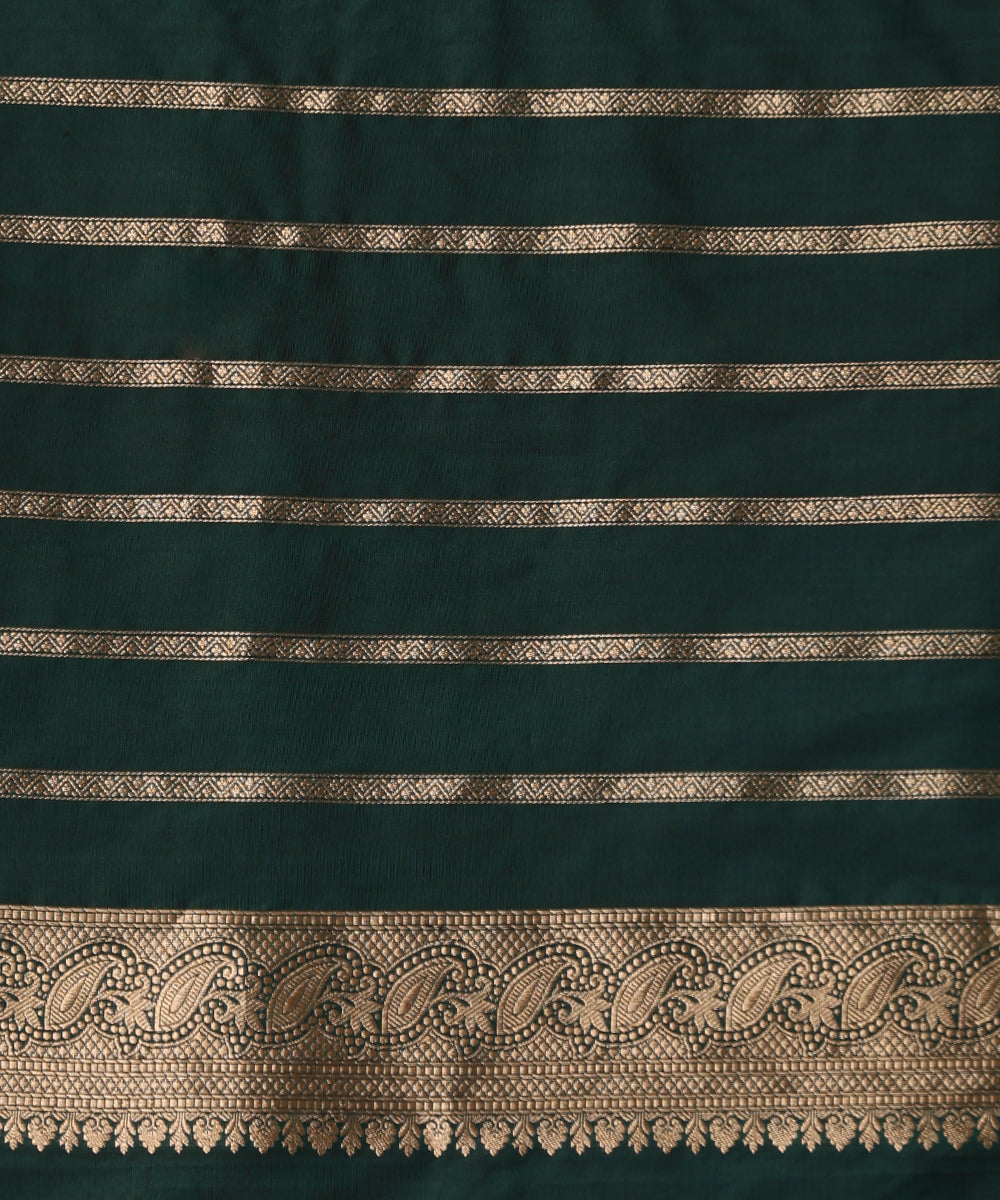 Black-Handloom-Pure-Katan-Silk-Banarasi-Saree-With-Ambi-Border-And-Green-Selvedge_WeaverStory_05