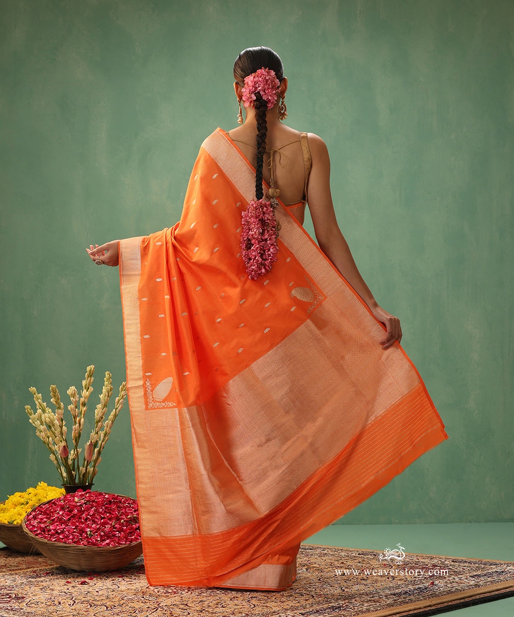 Orange-Handloom-Pure-Katan-Silk-Banarasi-Saree-With-Small-Paisley-And-Konia_WeaverStory_03