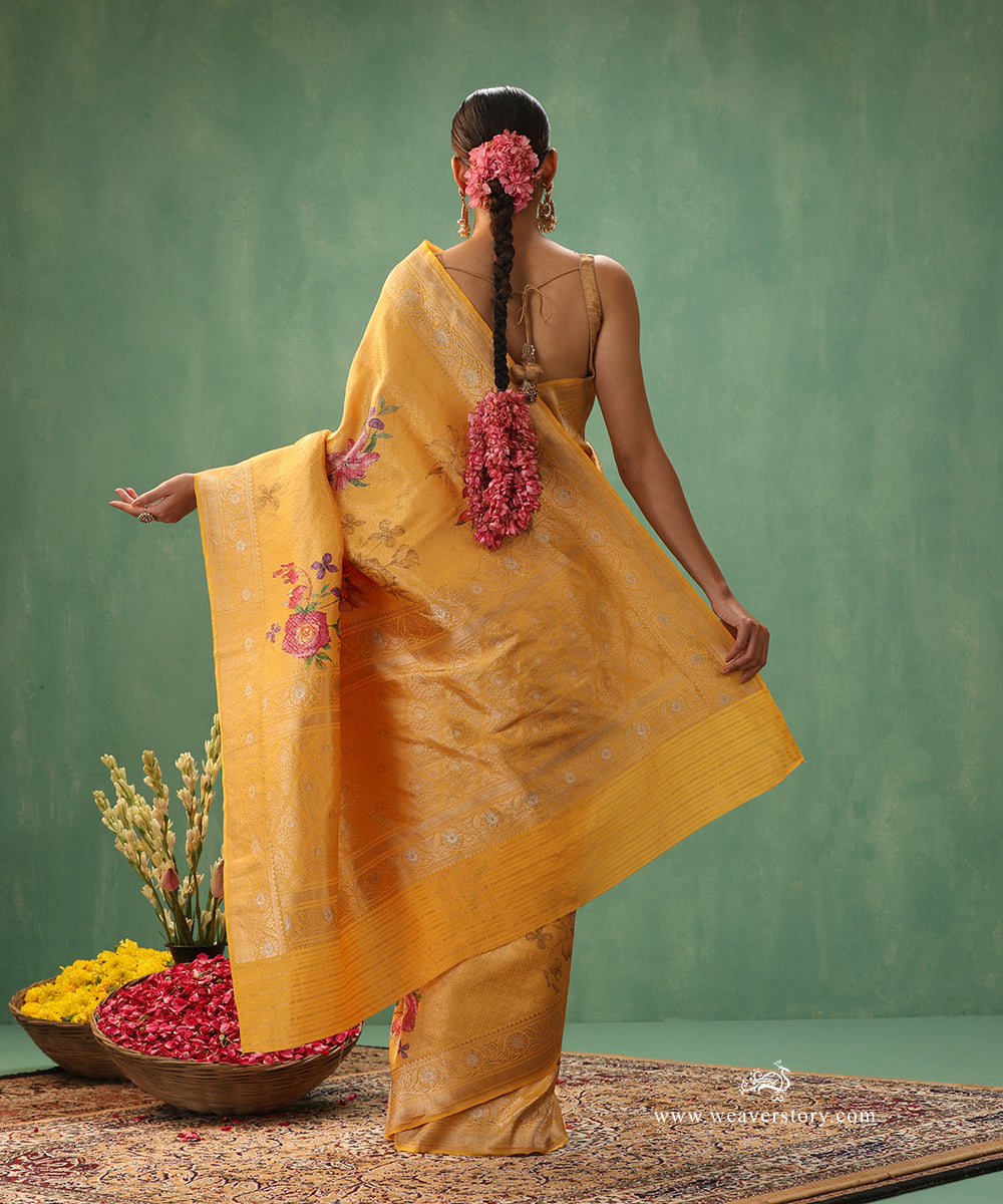 Mustard-Handloom-Pure-Katan-Silk-Kimkhab-Banarasi-Saree-With-Digital-Floral-Print_WeaverStory_03