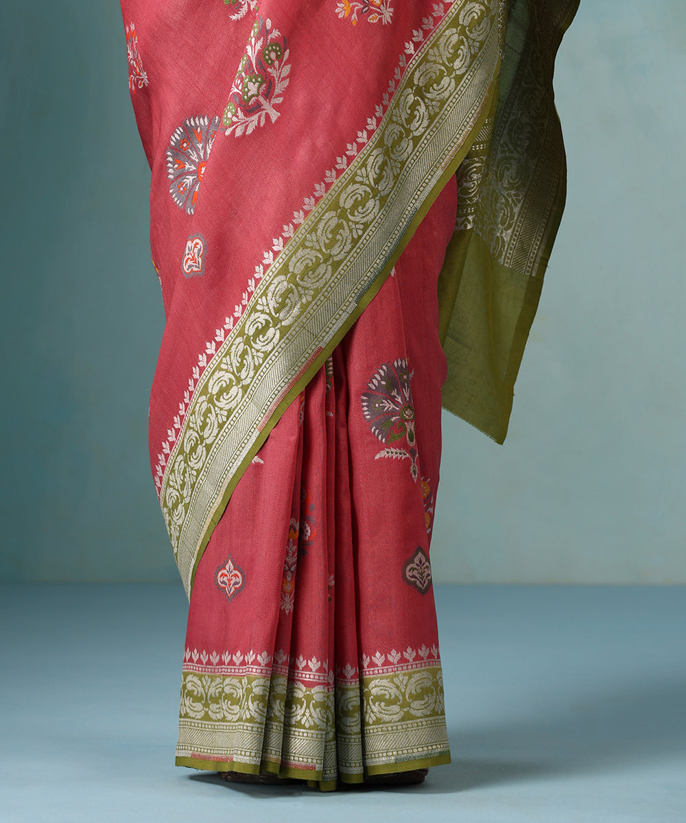 Pink_Handloom_Pure_Tussar_Georgette_Banarasi_Saree_With_Multi_Colour_Meenakari_And_Olive_Border_WeaverStory_04