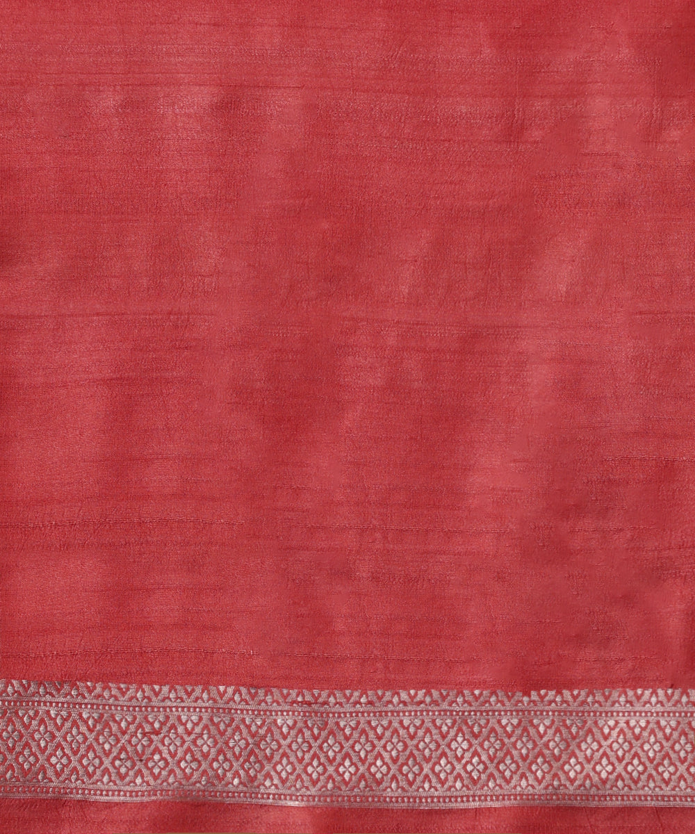 Heena_Green_And_Coral_Pink_Handloom_Pure_Tussar_Georgette_Banarasi_Saree_With_Multi_Colour_Meenakari_WeaverStory_05