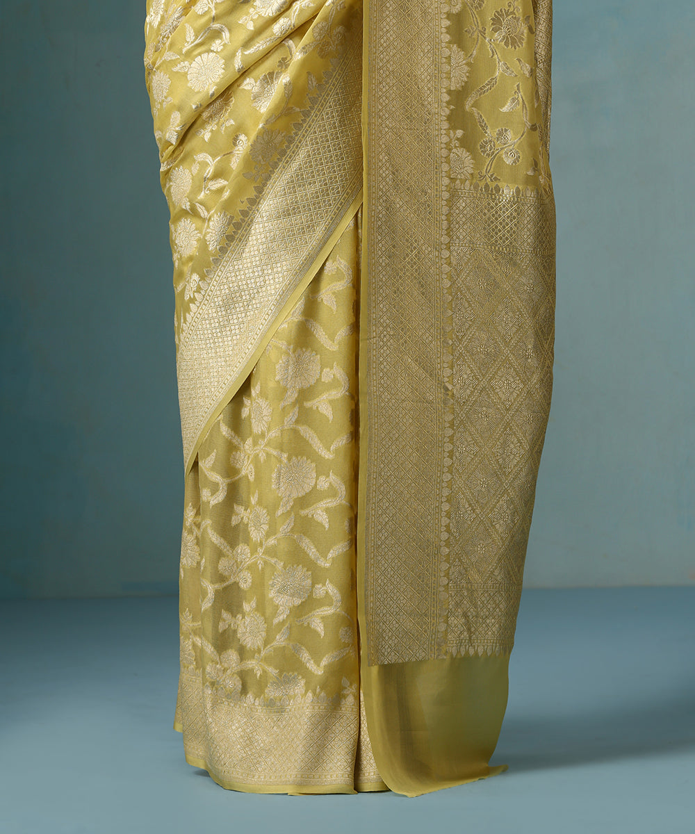 Handloom_Powder_Yellow_Pure_Georgette_Banarasi_Saree_With_Allover_Cutwork_Floral_Jaal_WeaverStory_04