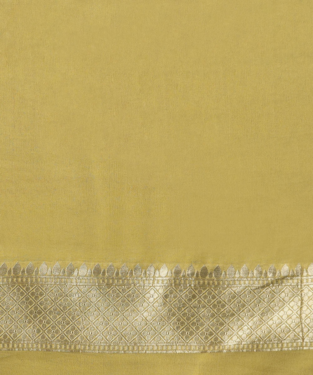 Handloom_Powder_Yellow_Pure_Georgette_Banarasi_Saree_With_Allover_Cutwork_Floral_Jaal_WeaverStory_05