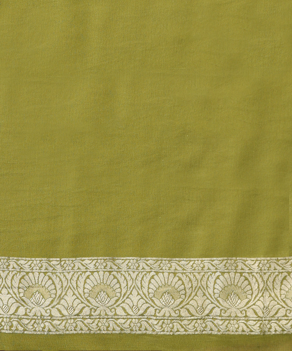 Heena_Green_Handloom_Pure_Georgette_Banarasi_Saree_With_Allover_Cutwork_Jaal_WeaverStory_05