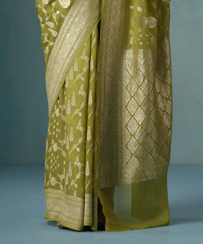 Heena_Green_Handloom_Pure_Georgette_Banarasi_Saree_With_Allover_Cutwork_Jaal_WeaverStory_04