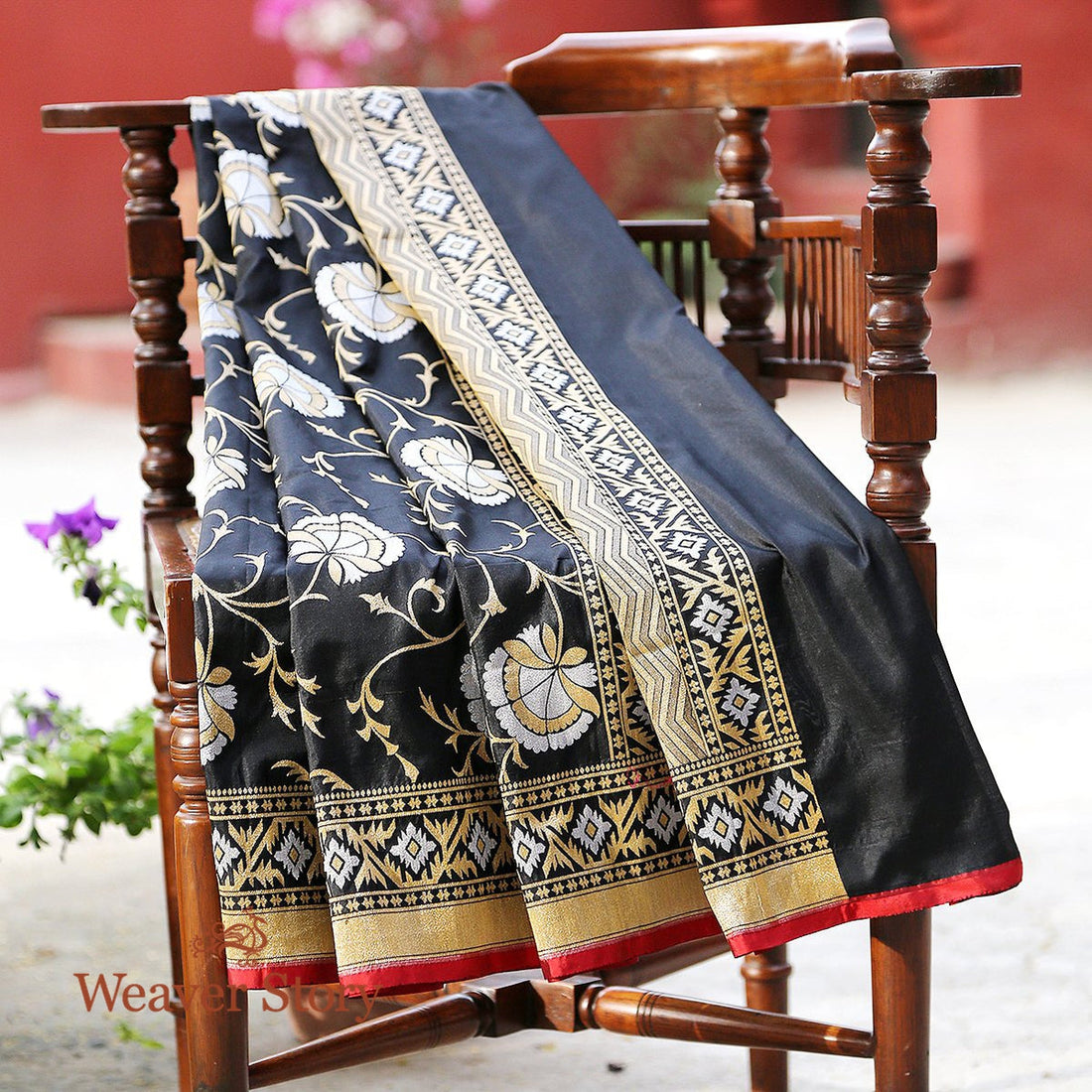 Handloom_Black_Sona_Rupa_Jangla_Dupatta_WeaverStory_01