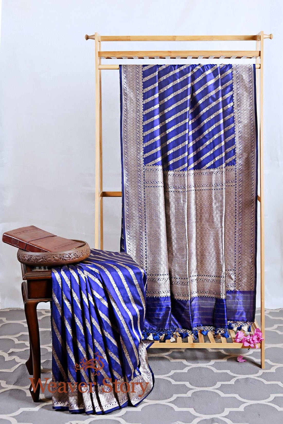 Royal_Blue_Pure_Katan_Silk_Banarasi_Handloom_Saree_WeaverStory_01