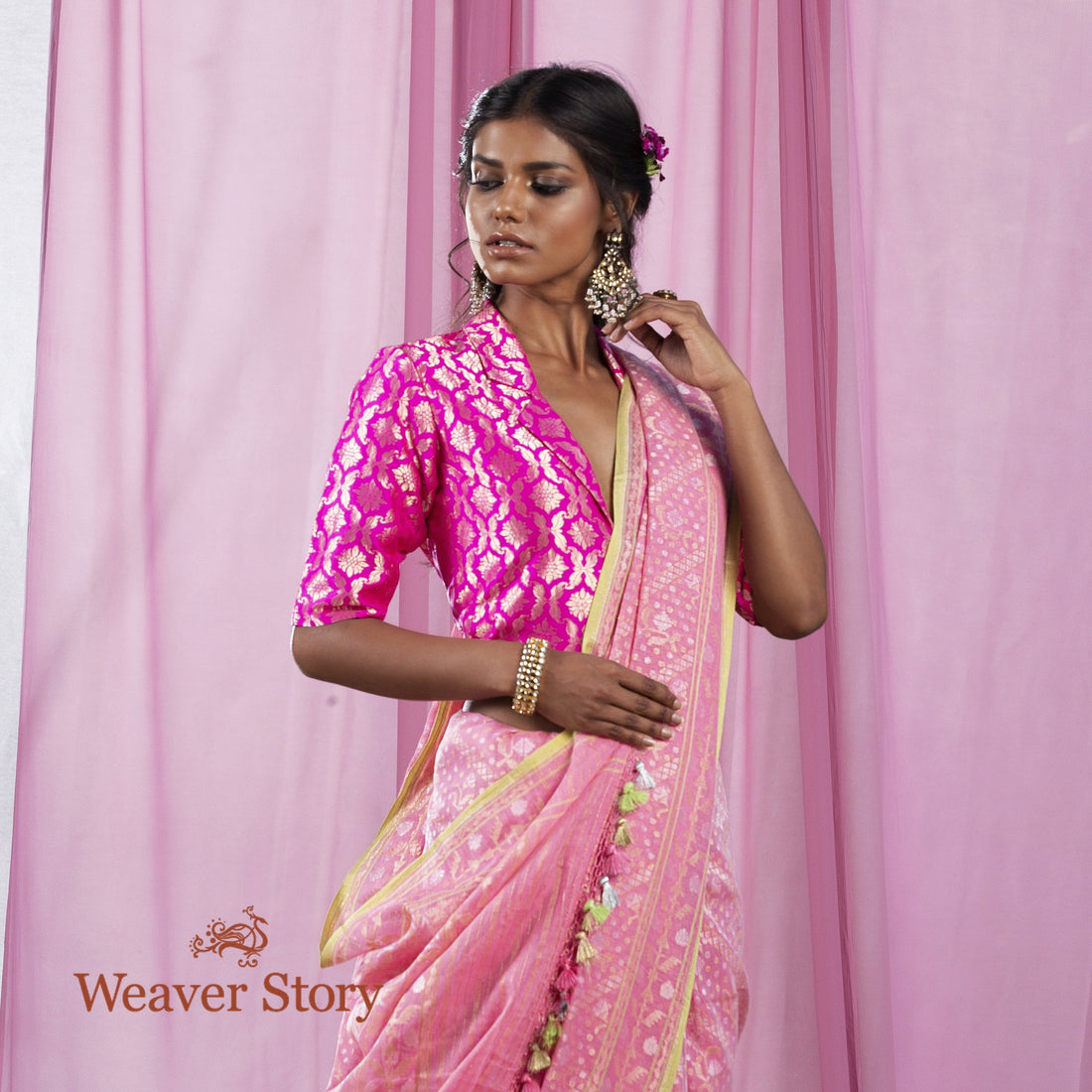 Handwoven_Light_Pink_Jamdani_Cotton_Saree_WeaverStory_01