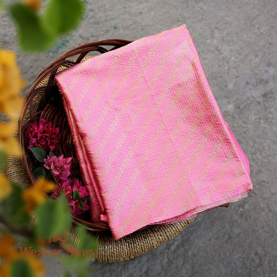 Handloom_Light_Pink_Zari_Tanchoi_Dupatta_WeaverStory_01