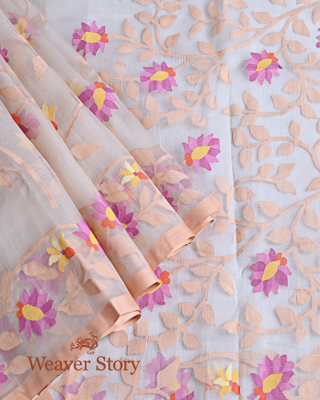 Handwoven_Offwhite_All_Over_Floral_Jaal_Dhakai_Jamdani_Saree_WeaverStory_01