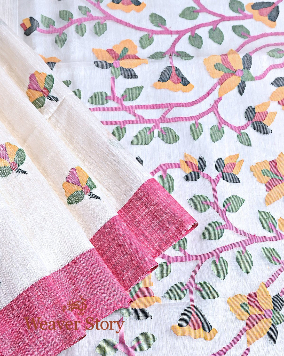 Handwoven_Offwhite_Matka_Silk_Jamdani_Saree_WeaverStory_01