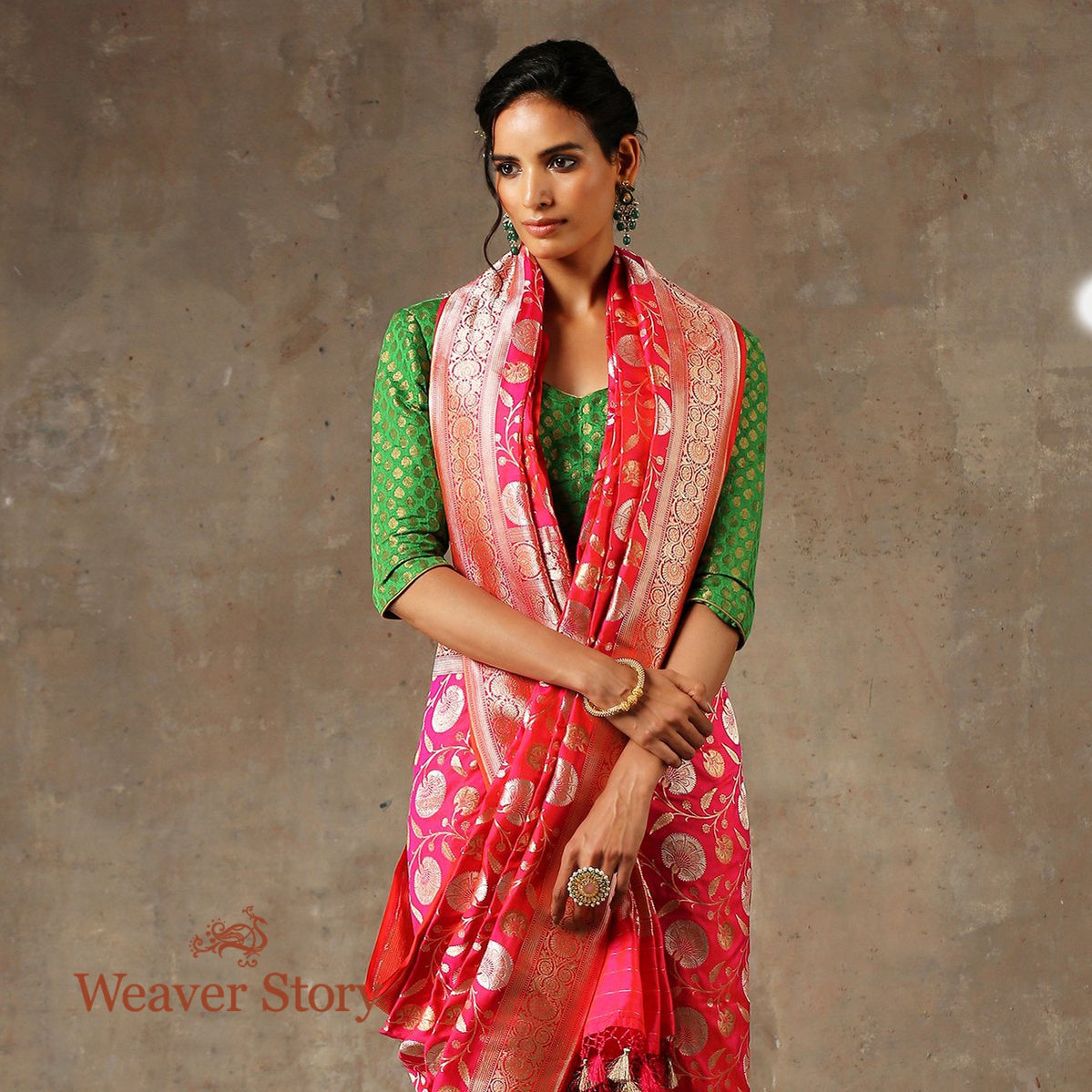 Handwoven_Pink_Dual_Tone_Banarasi_Jangla_Saree_WeaverStory_01