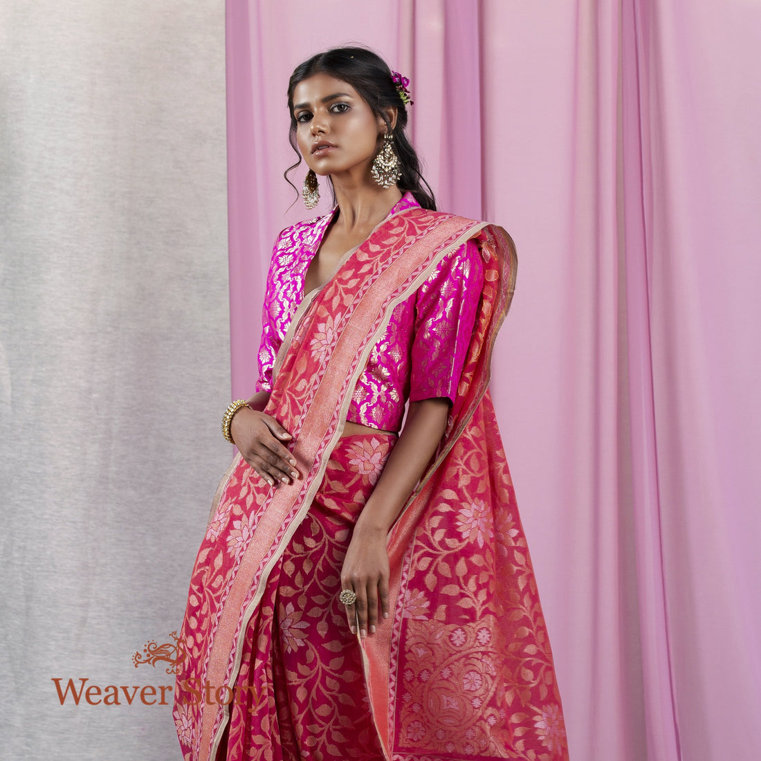 Handwoven_Pink_Cotton_Raktambari_Saree_WeaverStory_01
