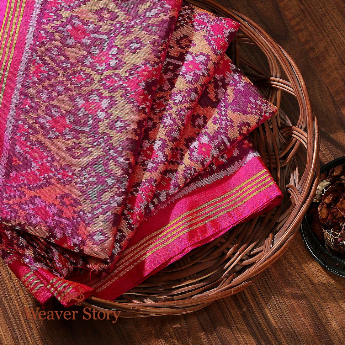 Handloom_Pink_&_Mustard_Dual_Tone_Patola_Dupatta_WeaverStory_01