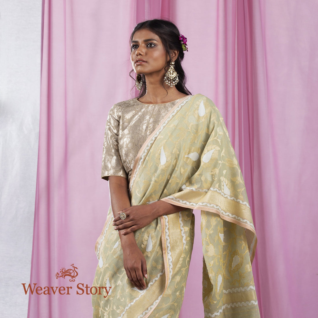Handwoven_Pista_Green_Cotton_Jamdani_Saree_WeaverStory_01