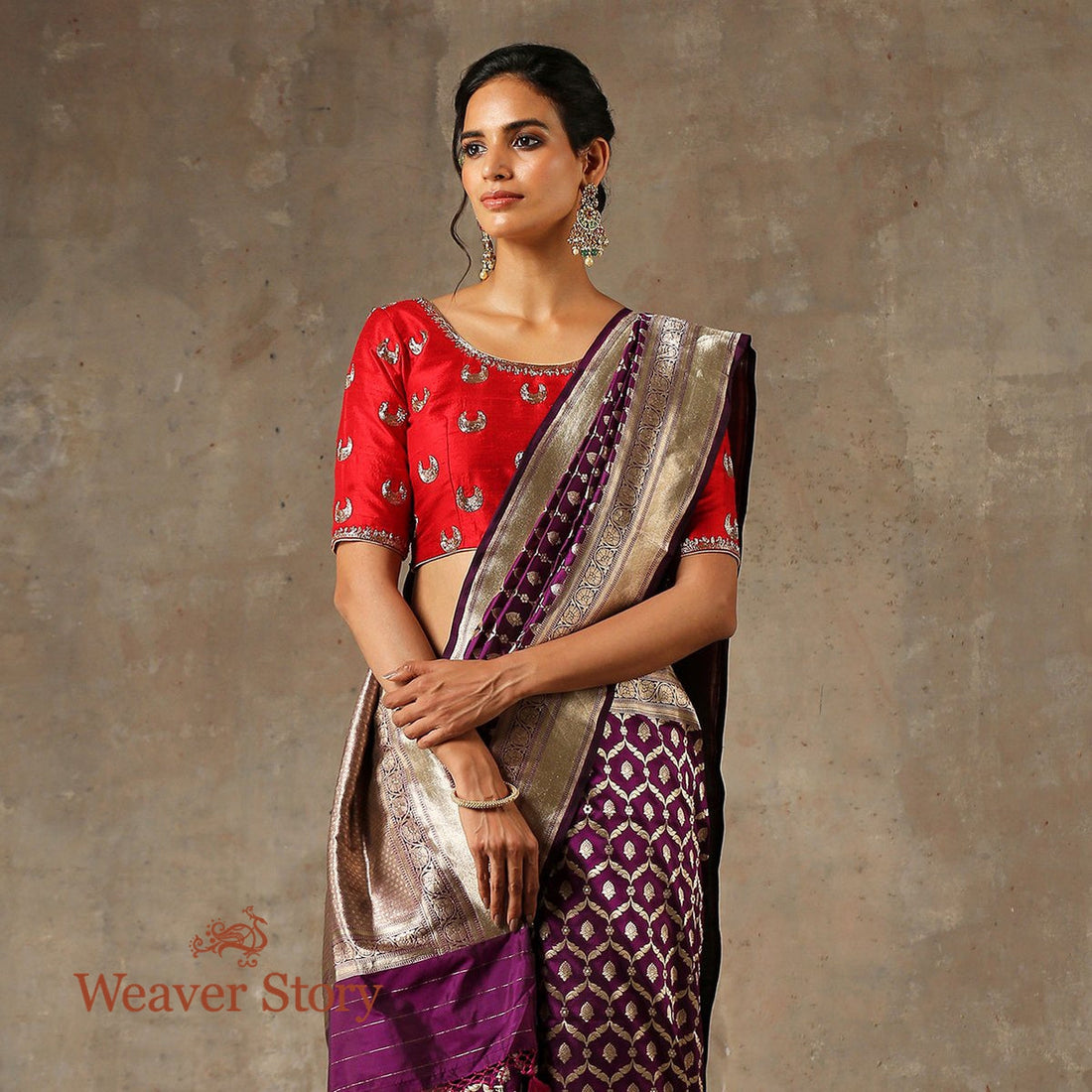 Handwoven_Purple_Cutwork_Jangla_Saree_with_Silver_Meenakari_WeaverStory_01