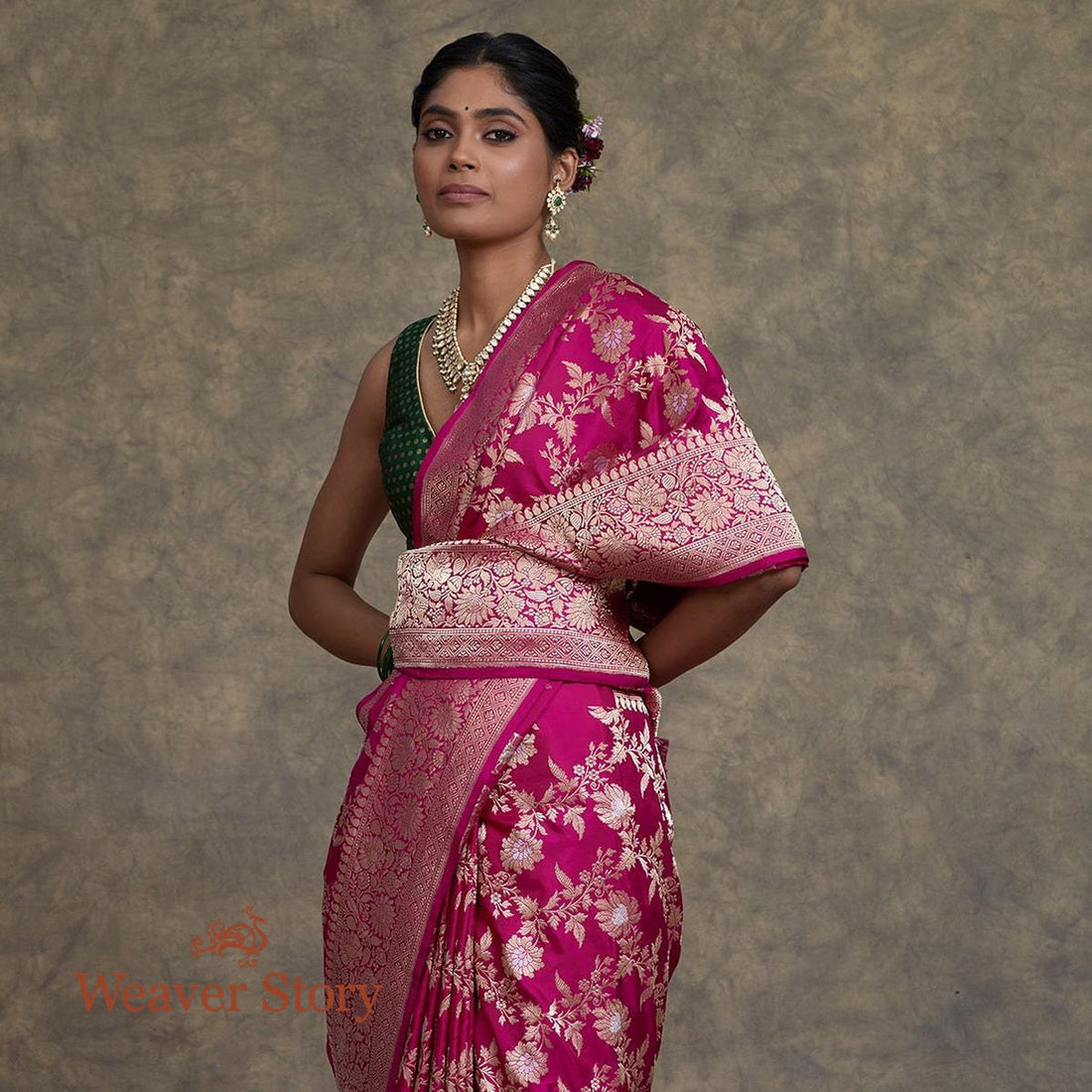 Handwoven_Rani_Pink_Anaar_Jangla_Saree_WeaverStory_01