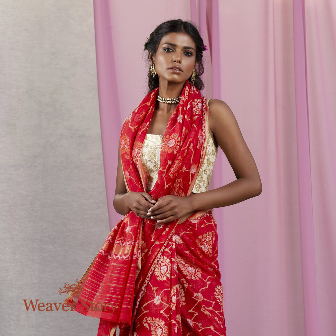 Handwoven_Red_Cotton_Jamdani_Saree_WeaverStory_01