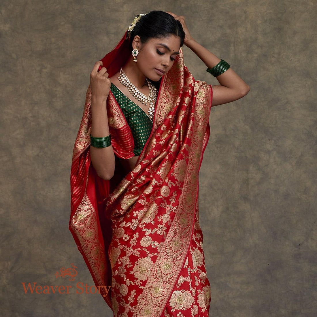 Handwoven_Red_Kadhwa_Jangla_Saree_with_Green_Meenakari_WeaverStory_01