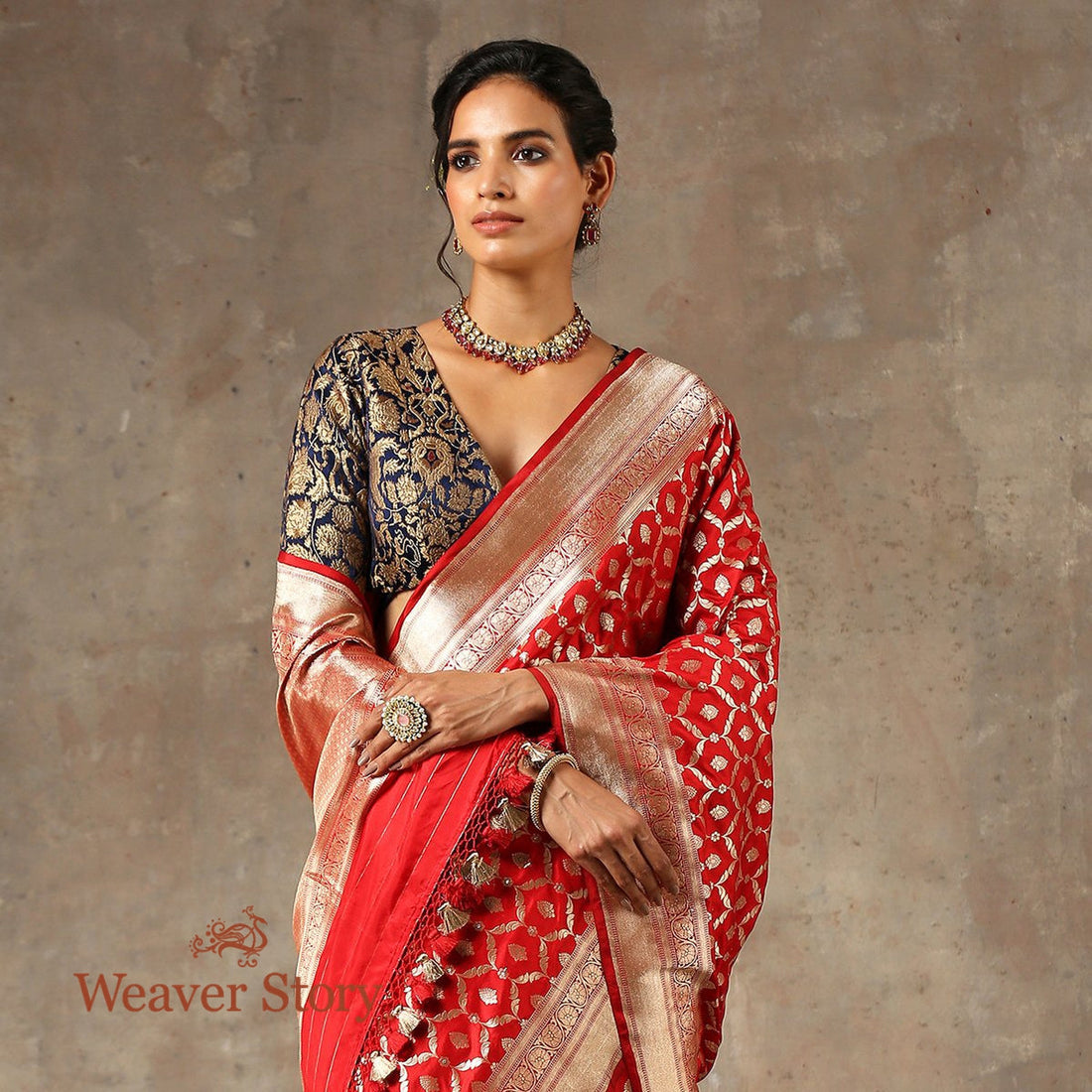 Handwoven_Red_Sona_Rupa_Meenakari_Jaal_Saree_WeaverStory_01