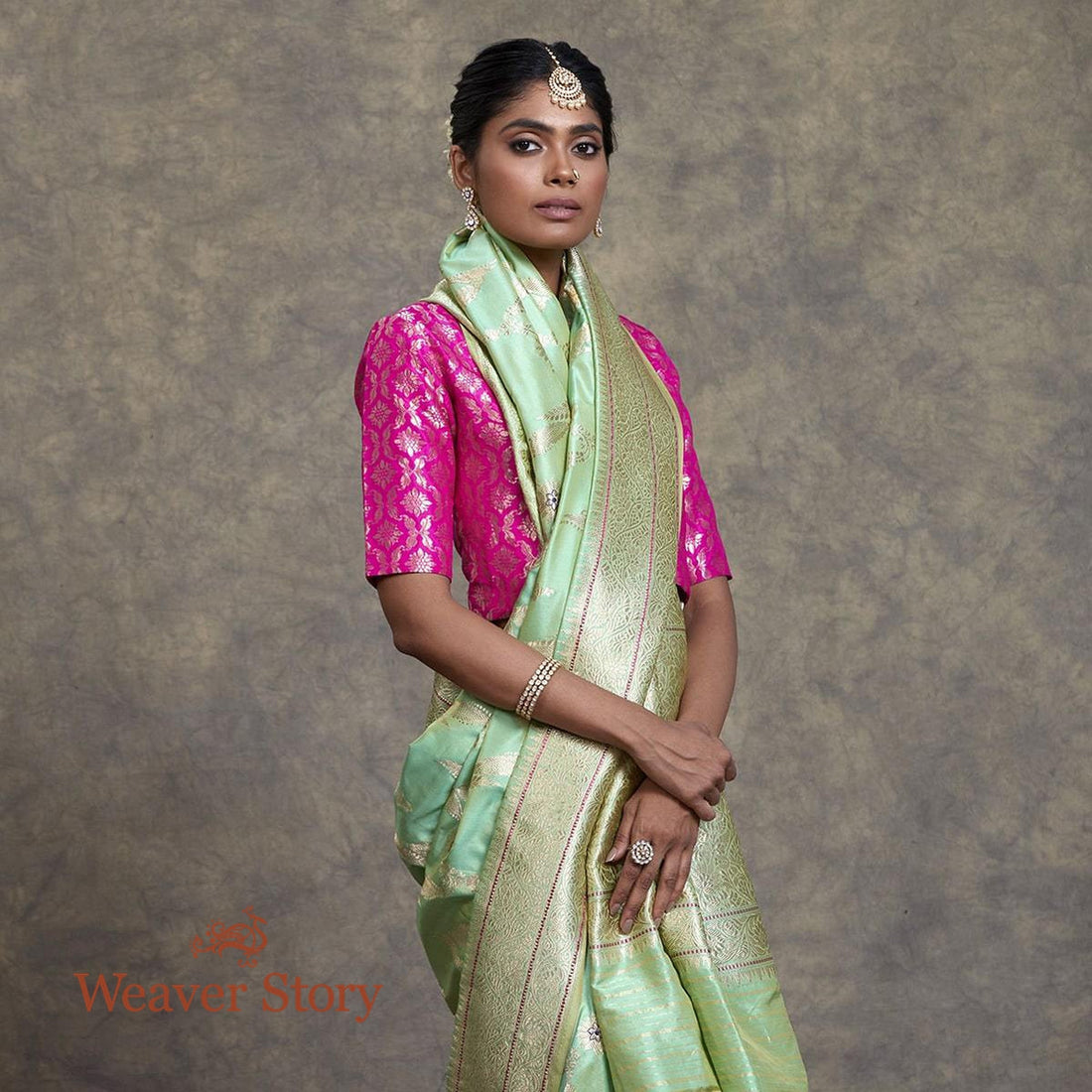Handwoven_Sea_Green_Kadhwa_Jangla_Saree_with_Meenakari_WeaverStory_01
