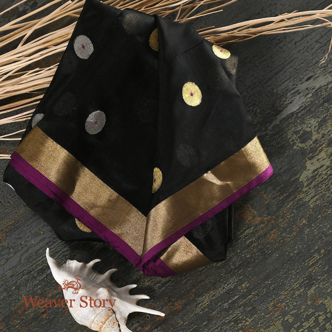 Handloom_Black_Chanderi_Silk_Dupatta,_with_Asharfi_Booti_WeaverStory_01