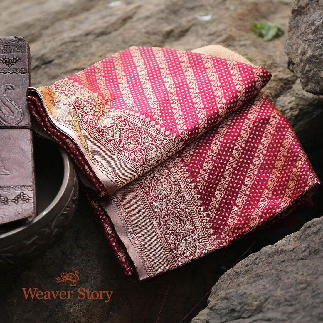 Handloom_Wine_Zari_Tanchoi_Dupatta_WeaverStory_01
