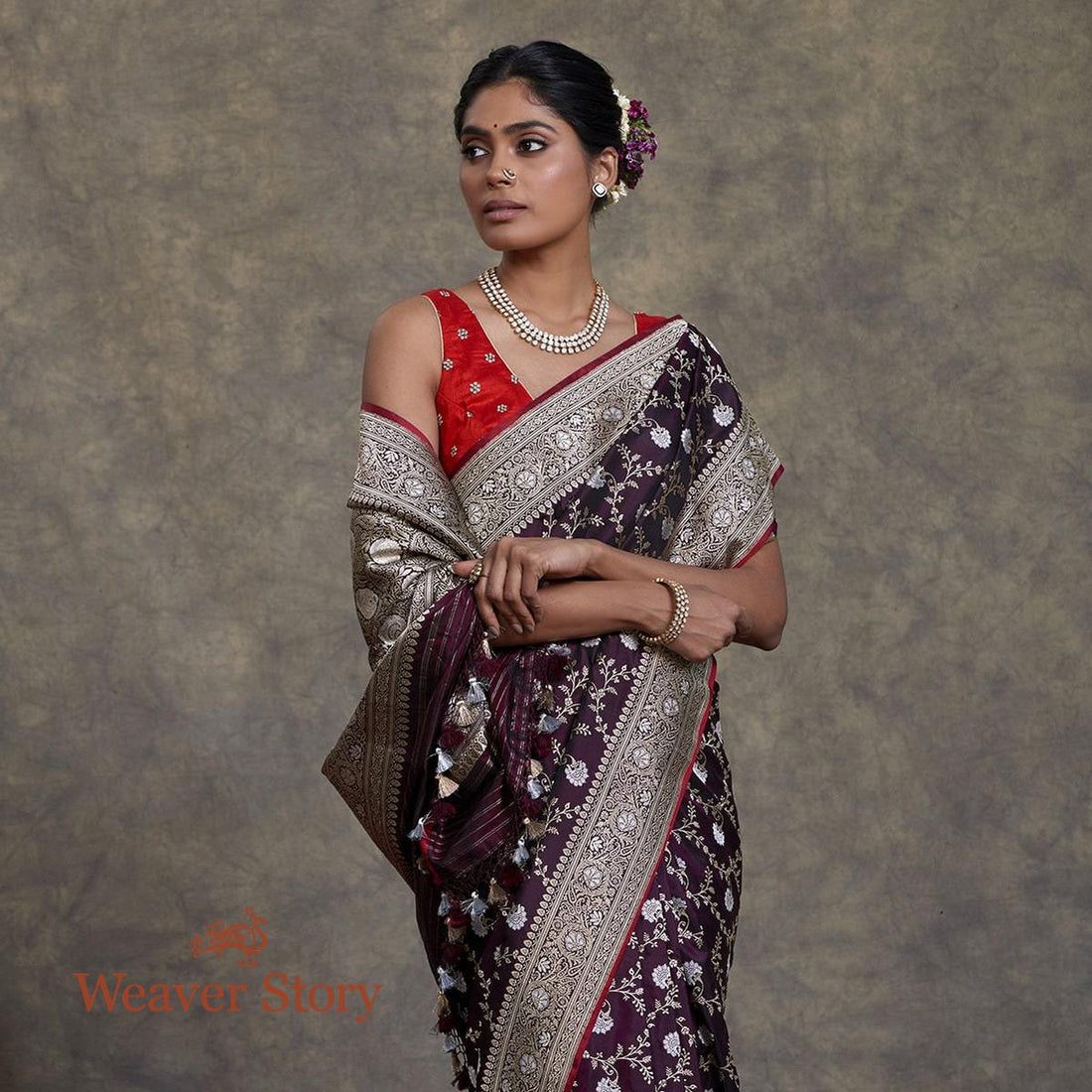 Handwoven_Wine_Black_Bareek_Meenakari_Jaal_Saree_with_Pink_Selvedge_WeaverStory_01