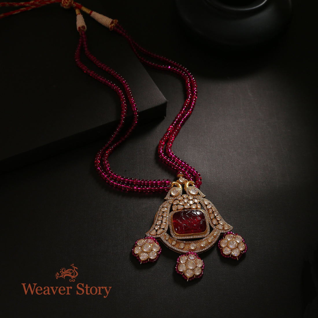 Mayuri_Necklace_with_Moissanite_Polki_Hand_Crafted_in_Pure_Silver_WeaverStory_01