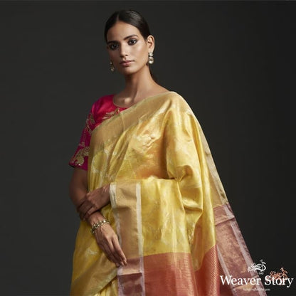 Yellow_silk_jangla_with_contrast_pallu_blouse_WeaverStory_01