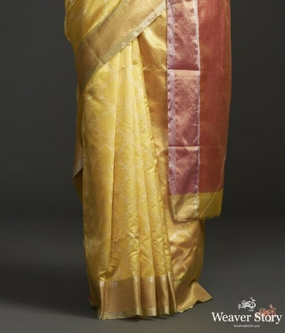 Yellow_silk_jangla_with_contrast_pallu_blouse_WeaverStory_03