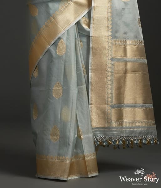 Ice_Grey_kora_silk_saree_with_kadhwa_motifs_WeaverStory_03