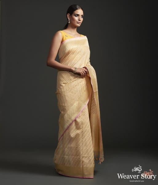 Handwoven_kora_cotton_saree_with_cutwork_weave_WeaverStory_02