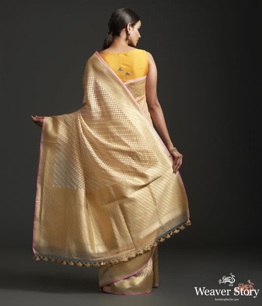 Handwoven_kora_cotton_saree_with_cutwork_weave_WeaverStory_04