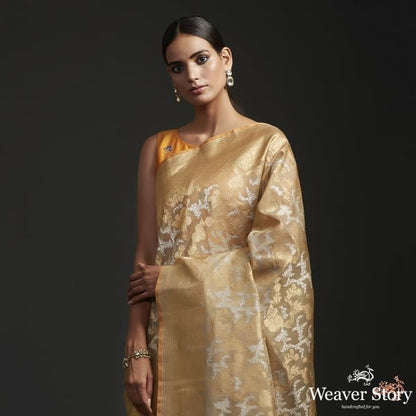 Handwoven_Banarasi_Jangla_in_fine_kora_silk_WeaverStory_01