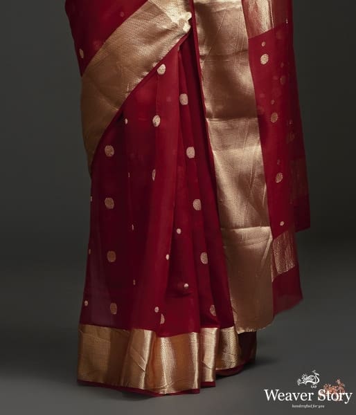 Mahroon_asharfi_booti_saree_with_heavy_gold_border_WeaverStory_04