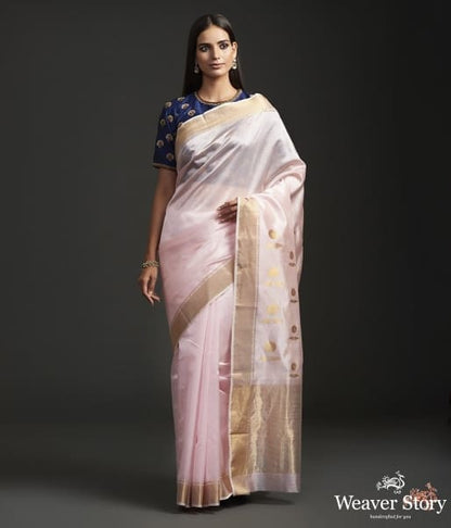 Handwoven_has_pink_saree_with_sunflower_motif_on_the_pallu._WeaverStory_02