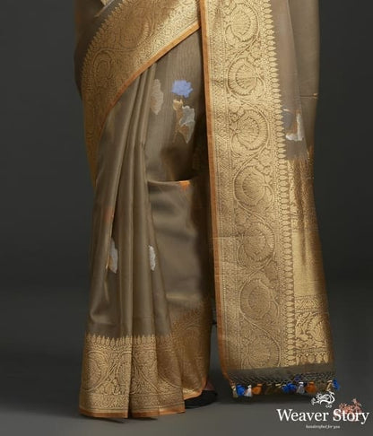 Handwoven_Banarasi_Kora_silk_saree_in_Taupe_color_WeaverStory_04