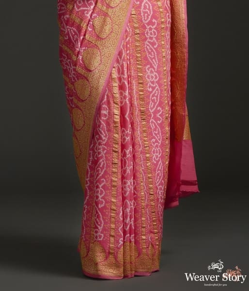 Handwoven_Banarasi_Bandhej_Saree_in_peach_WeaverStory_03