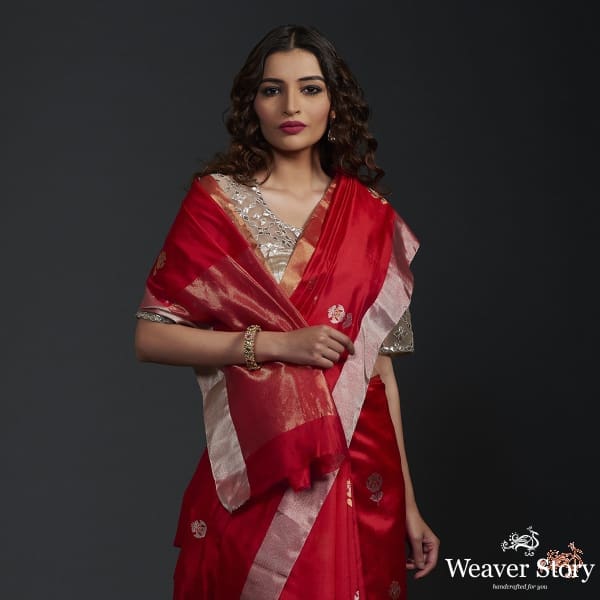 Handwoven_chanderi_silk_saree_in_bright_red_color_with_gold_silver_motifs_WeaverStory_01