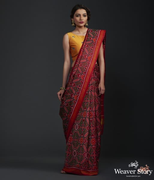 Pure_silk_Gujarat_Patola_saree_in_green_and_red_combination_WeaverStory_02