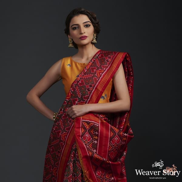 Pure_silk_Gujarat_Patola_saree_in_green_and_red_combination_WeaverStory_01