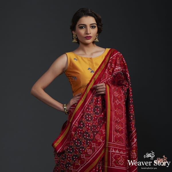 Pure_silk_Gujarat_Patola_saree_in_Red_and_Brown_combination_WeaverStory_01