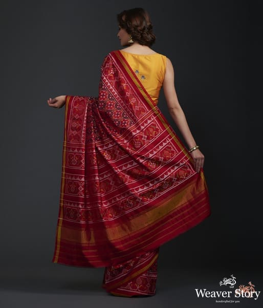 Pure_silk_Gujarat_Patola_saree_in_Red_and_Brown_combination_WeaverStory_03