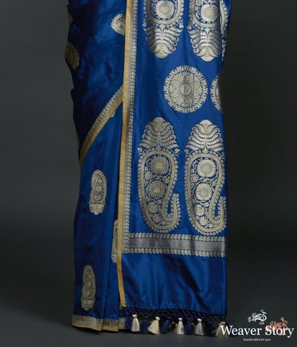 Blue_kadhwa_banarasi_saree_with_kairi_boota_WeaverStory_04