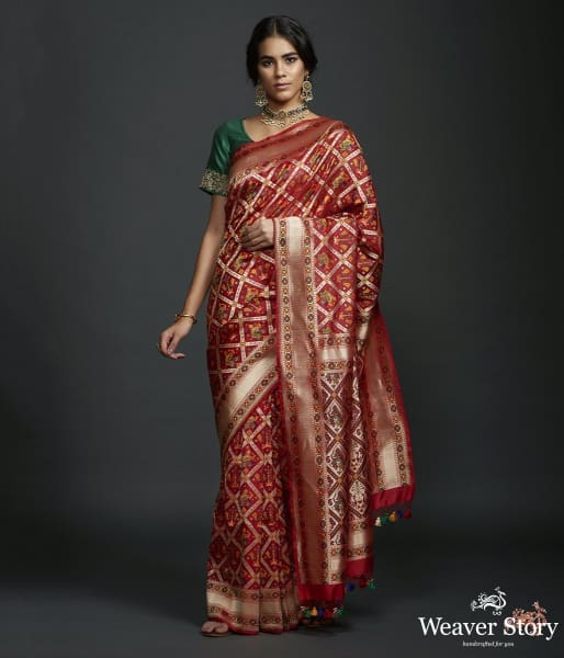 Handwoven_Banarasi_Patola_Saree_in_Mahroon_with_intricate_meenakari_work_WeaverStory_02