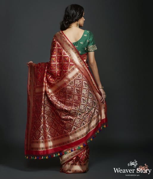 Handwoven_Banarasi_Patola_Saree_in_Mahroon_with_intricate_meenakari_work_WeaverStory_03